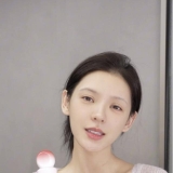 顶级建模脸张予曦真的难逢对手，精华油护肤真是被她玩明白了！<!--15--> ...