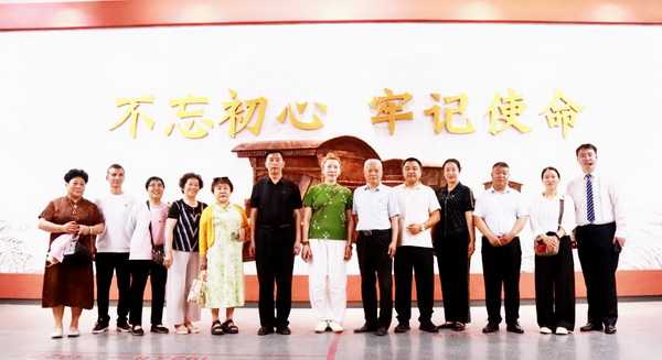 开封市策划协会党支部联合开封雷锋纪念馆开展建党105周年专题研学活动