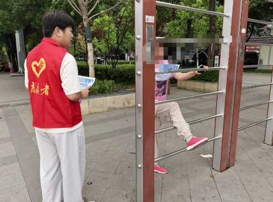 【洛阳】7月17日李飞宇开展第2场“护骨现在做 健康为家国”公益活动