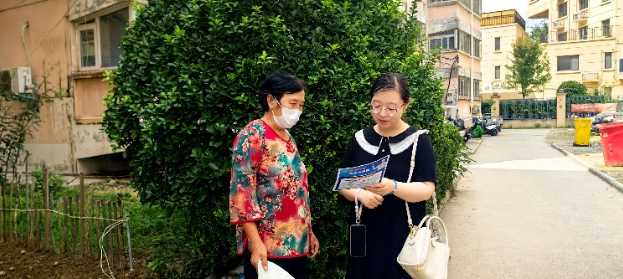 【郑州】8月20日杨欣怡开展第1场“护骨现在做 健康为家国”公益活动
